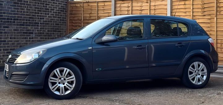 Vauxhall Astra - 1.6i 16v Active 5dr - immaculate car - Image 27