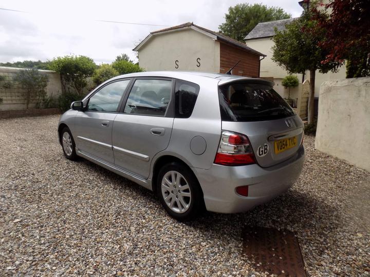 Honda Civic - 1.6 i-VTEC Executive 5dr - 1 Years Mot.Ulez compliant - Image 6