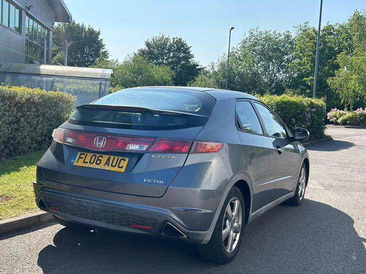 Honda Civic - 2.2 i-CTDi SE 5dr - MOT JUNE 2026**5 DOOR HATCH - Image 4