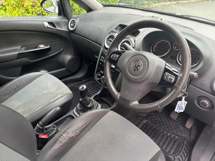 Vauxhall Corsa - 1.3 CDTi 16v Design 5dr (a/c) - LONG MOT LOW TAX BAND GOOD MPG - Image 31