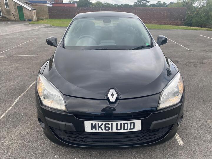 Renault Megane - 1.6 16V Dynamique TomTom 3dr - 6 SPEED GEARBOX,5 DOOR HATCH. - Image 33