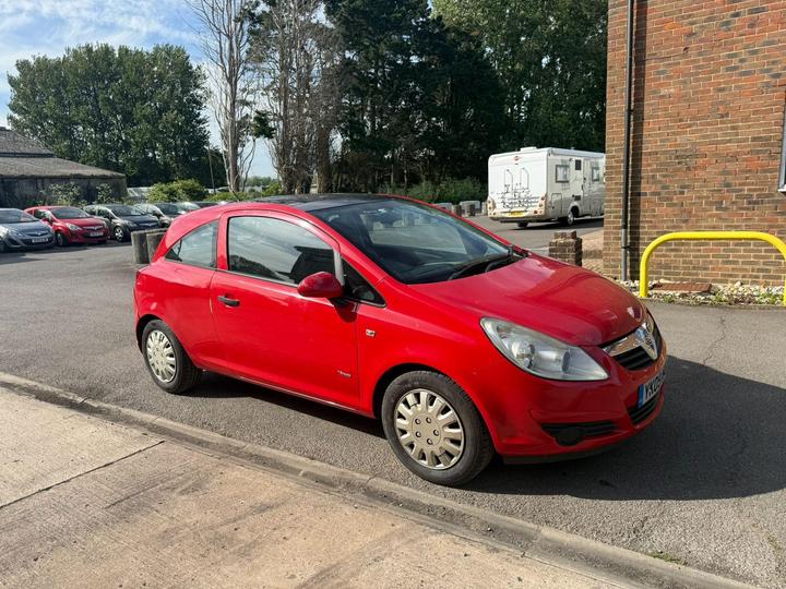 Cheap Vauxhall Corsa - 1.2i 16v Breeze 3dr - New MOT, Low Miles, Serviced! for sale in Arundel, West Sussex