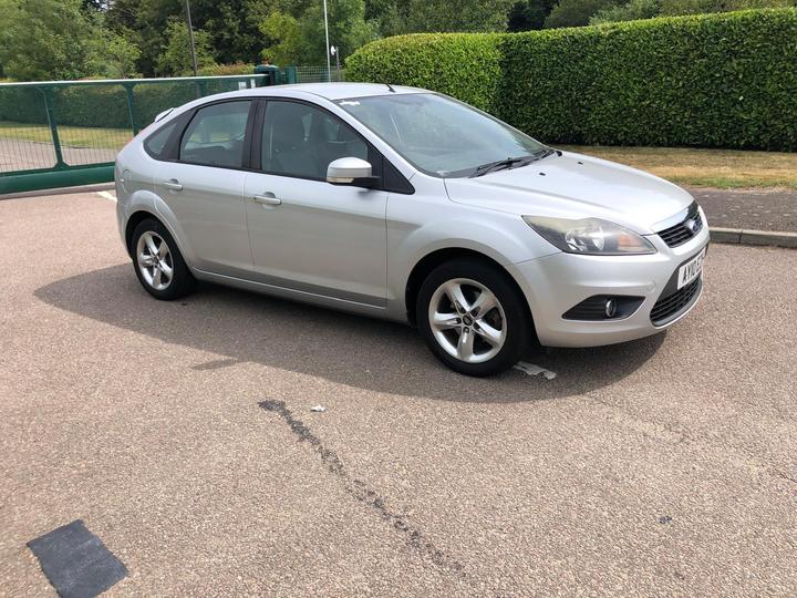 Cheap Ford Focus - 1.6 Zetec 5dr for sale in Great Clacton, Essex
