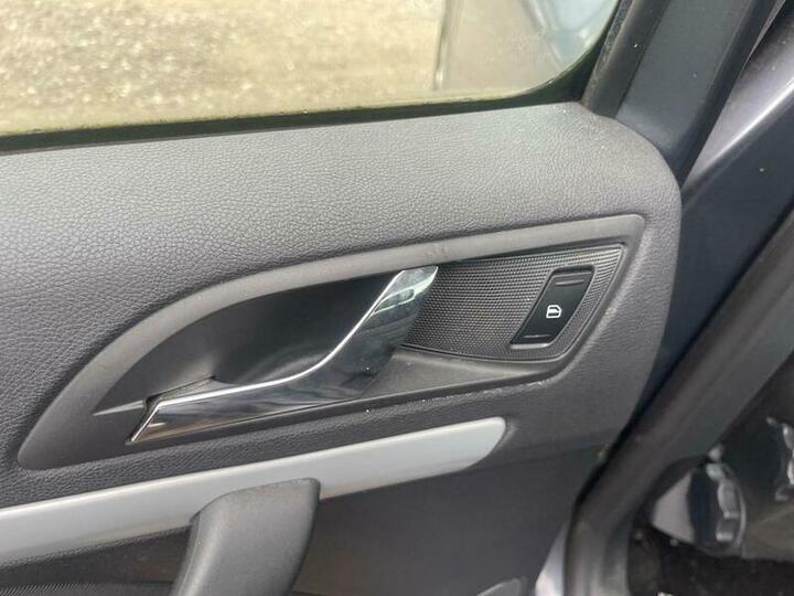 Skoda Octavia - 1.6 FSI Ambiente Euro 4 5dr - Image 27