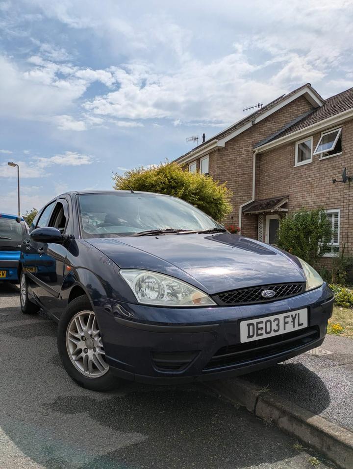 Cheap Ford Focus - 1.6i 16v LX 5dr for sale in High Wycombe, Buckinghamshire