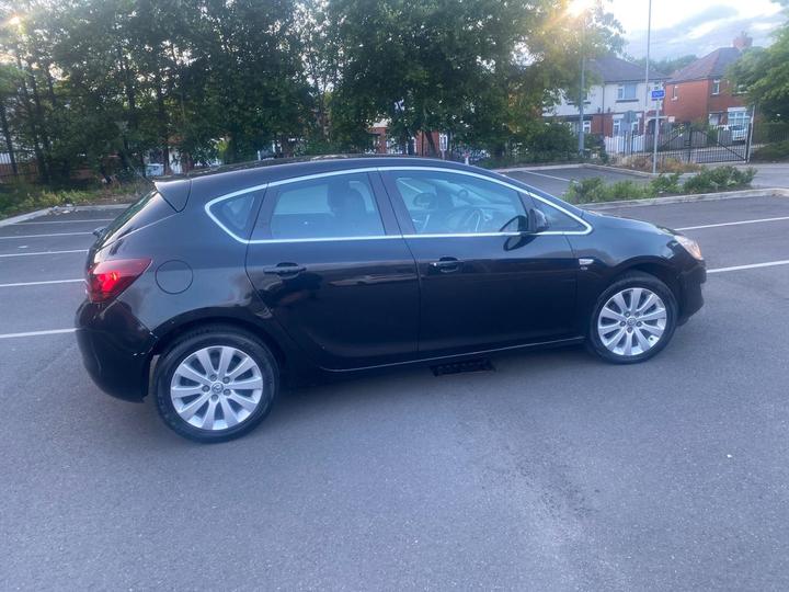 Vauxhall Astra - 2.0 CDTi ecoFLEX Elite Euro 5 (s/s) 5dr - Image 3