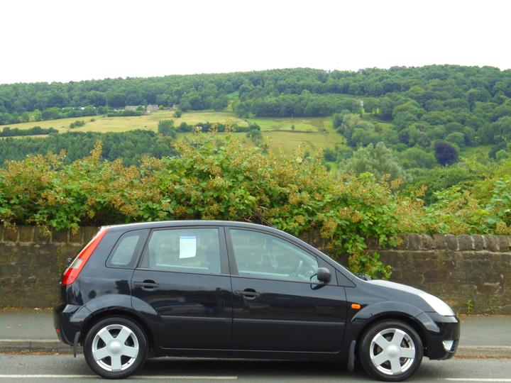 Cheap Ford Fiesta - 1.4 Zetec 5dr - TIDY LITTLE 5 DOOR HATCHBACK for sale in Keighley, West Yorkshire