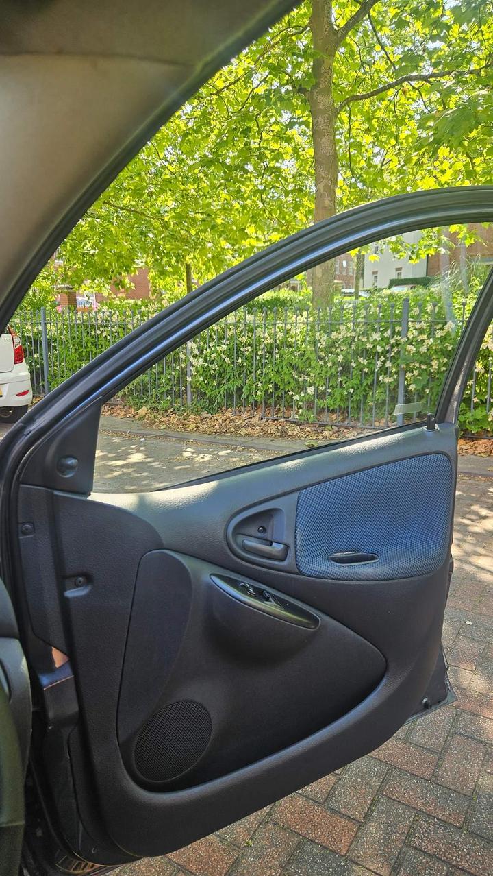 Toyota Yaris - 1.3 VVT-i Blue 5dr - Image 10