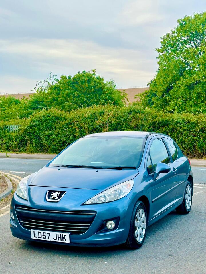 Cheap Peugeot 207 - 1.4 16v S 3dr - Low mileage with low pri for sale in Slough, Berkshire
