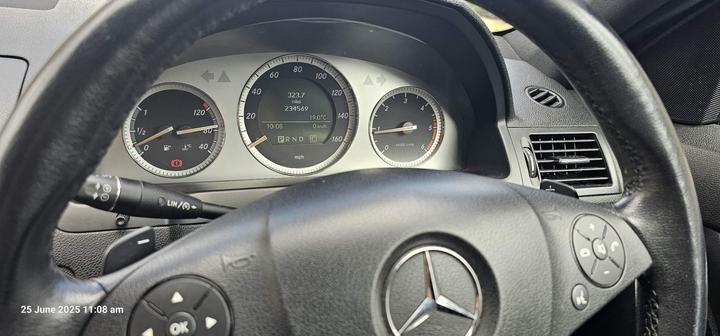 Mercedes-Benz C Class - 2.1 C220 CDI Sport Auto Euro 4 4dr - Image 19