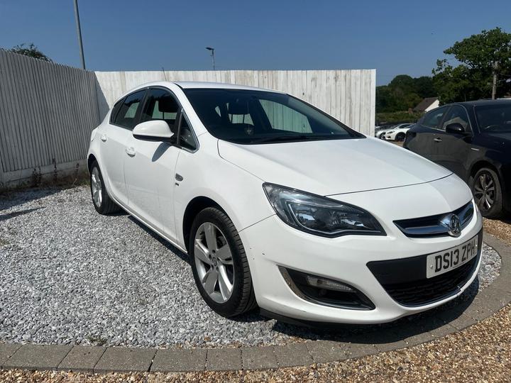 Cheap Vauxhall Astra - 1.4T 16v SRi Euro 5 5dr - ++LONG MOT++LOW INSURANCE++ for sale in Waltham Cross, Hertfordshire