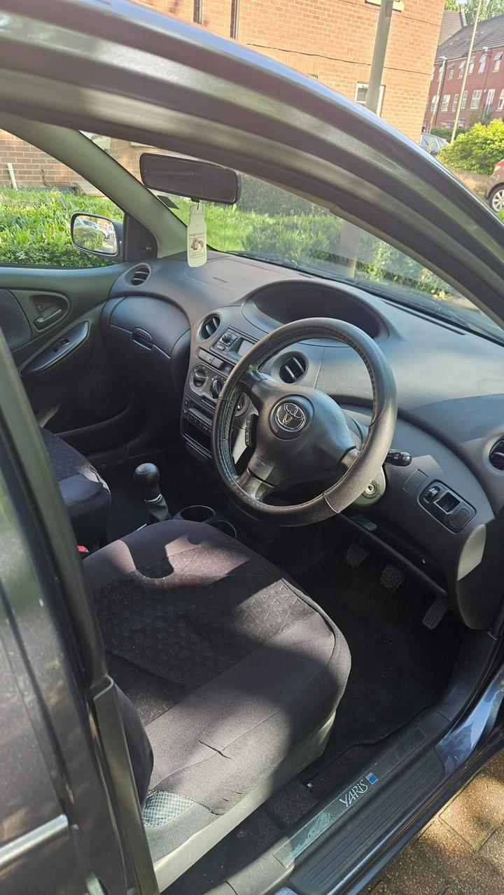 Toyota Yaris - 1.3 VVT-i Blue 5dr - Image 6