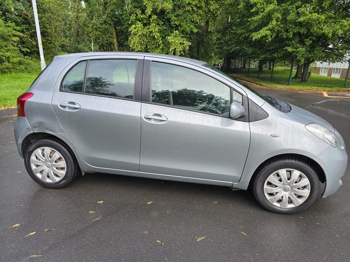 Toyota Yaris - 1.3 VVT-i T3 5dr - Cat N. Full service history - Image 2