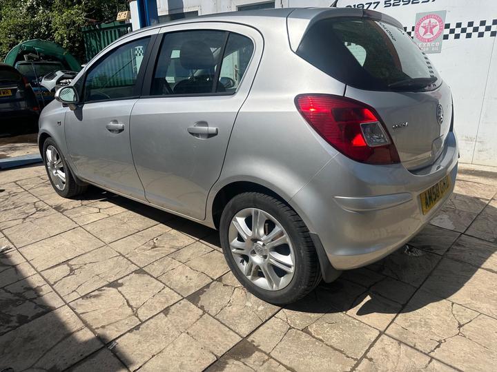 Vauxhall Corsa - 1.4i 16v Design 5dr (a/c) - Image 6