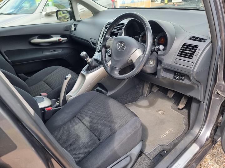 Toyota Auris - 2.0 D-4D TR 5dr - + PLEASE READ ADVERT IN FULL + - Image 12