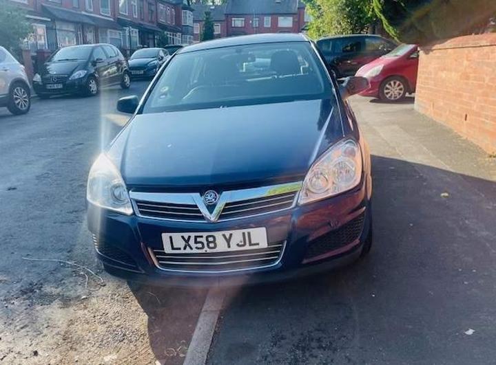 Cheap Vauxhall Astra - 1.4i 16v Expression 5dr for sale in Oldham, Greater Manchester