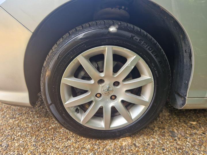 Peugeot 308 - 1.6 VTi S 5dr - New in stock and ready to go - Image 13