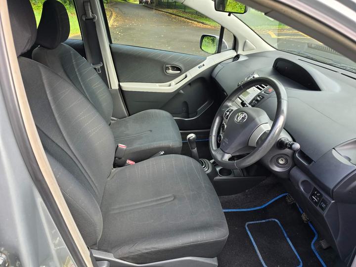 Toyota Yaris - 1.3 VVT-i T3 5dr - Cat N. Full service history - Image 6