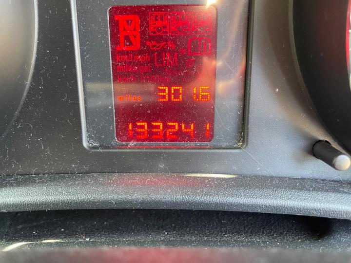 Vauxhall Astra - 1.6 16v Exclusiv Euro 5 5dr - LONG MOT/AIR CON/PRICE REDUCED - Image 11