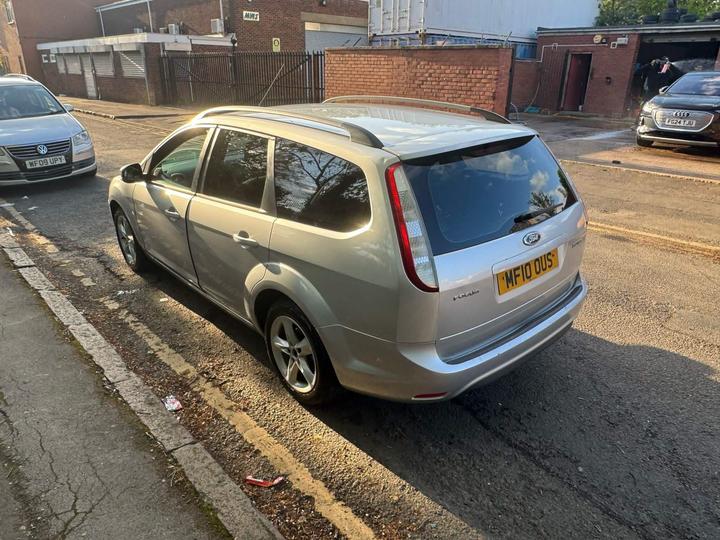 Ford Focus - 1.6 TDCi DPF Zetec 5dr - Image 4
