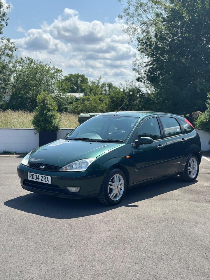 Cheap Ford Focus - 1.6i 16v Zetec 5dr - Timing done+ plenty paperwork for sale in Burton upon Trent, Staffordshire