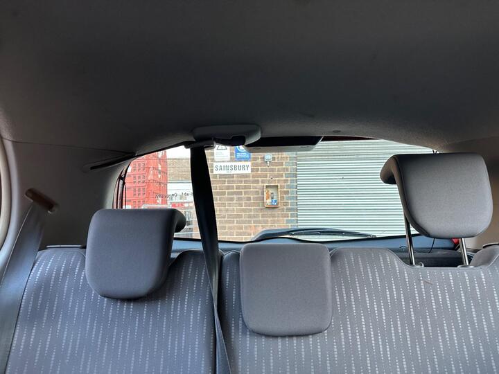 Toyota Yaris - 1.33 Dual VVT-i TR Euro 4 (s/s) 5dr - Affordable, Best for delivery - Image 6