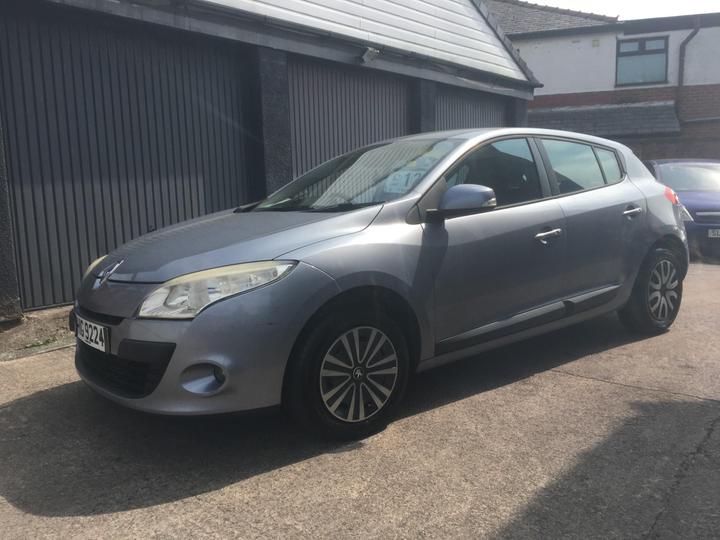 Renault Megane - 1.6 16V Expression Euro 4 5dr - March 2026 mot hpi clear car - Image 4