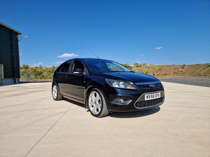 Cheap Ford Focus - 1.8 Titanium 5dr for sale in Gloucester, Gloucestershire