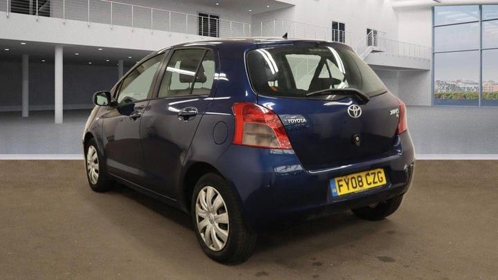 Toyota Yaris - 1.3 VVT-i T3 5dr - ULEZ+SERVICE HISTORY+5DR+AC! - Image 4