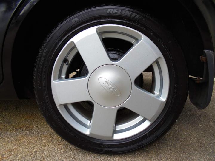 Ford Fiesta - 1.4 Zetec 5dr - TIDY LITTLE 5 DOOR HATCHBACK - Image 21