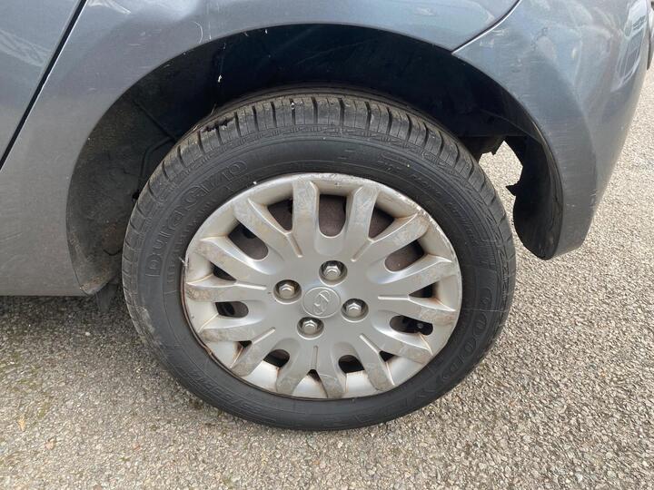 Hyundai i10 - 1.2 Classic Euro 4 5dr - LONG MOT+ULEZ FREE+FIRST CAR - Image 10