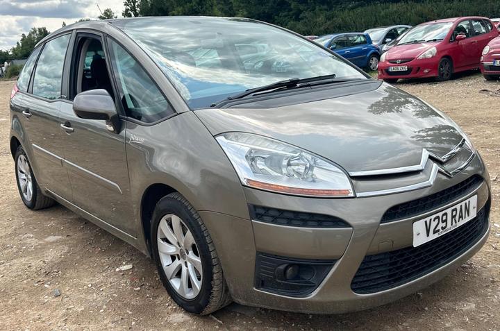 Cheap Citroen C4 Picasso - 1.6 HDi VTR+ Euro 4 5dr - SERVICE HISTORY/NEW MOT for sale in Slough, Berkshire