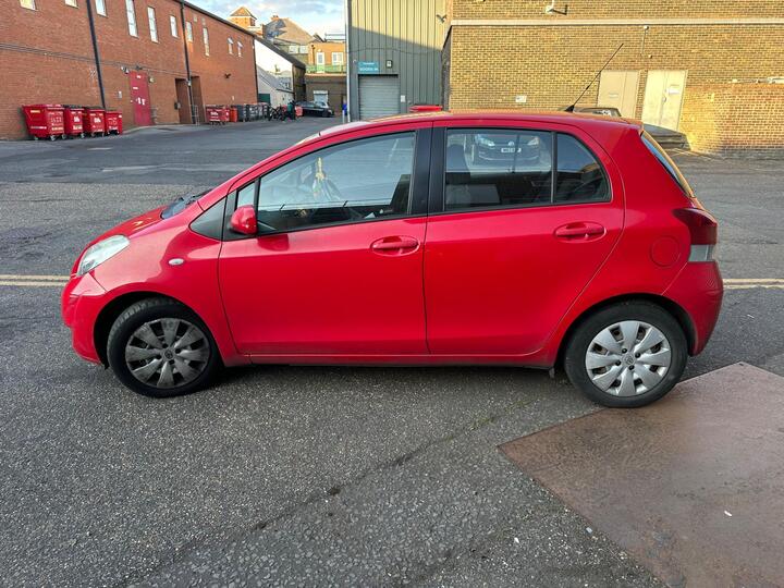 Toyota Yaris - 1.33 Dual VVT-i TR Euro 4 (s/s) 5dr - Affordable, Best for delivery - Image 2