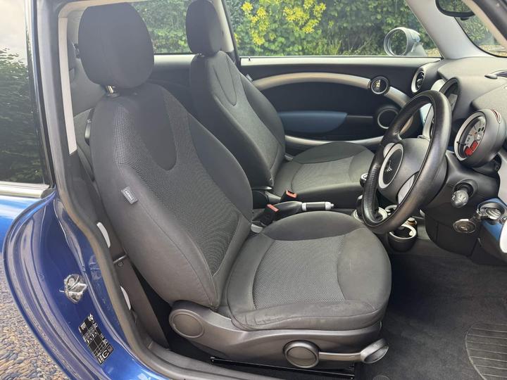 MINI Hatch - 1.6 Cooper Euro 4 3dr - LOW MILEAGE, LIGHTNING BLUE - Image 10