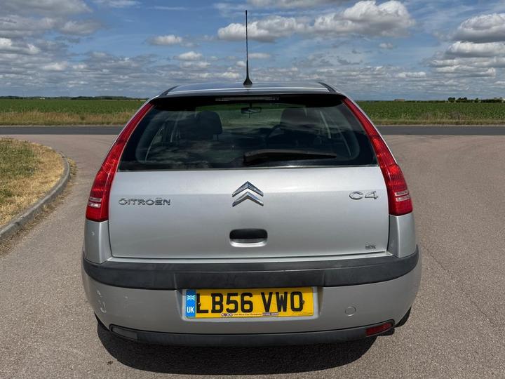 Citroen C4 - 1.6i 16V SX 5dr - Long mot! Service history! - Image 4