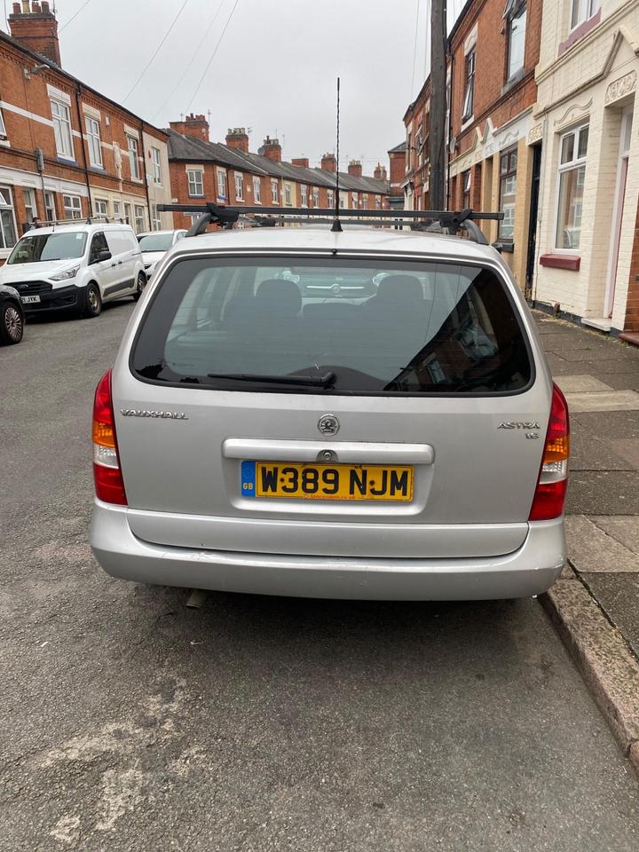 Vauxhall Astra - 1.6i Club 5dr (a/c) - Image 4