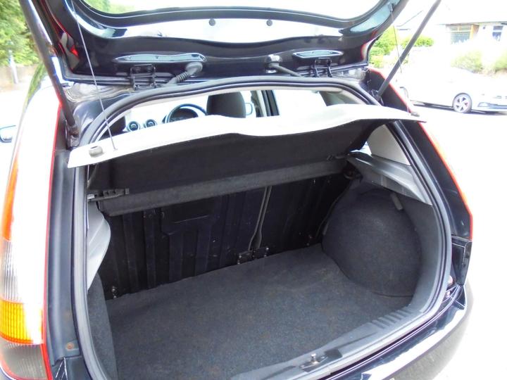 Ford Fiesta - 1.4 Zetec 5dr - TIDY LITTLE 5 DOOR HATCHBACK - Image 22