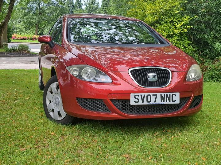 SEAT Leon - 1.6 8V Reference Euro 4 5dr - FULL SERVICE HISTORY,3 OWNER - Image 2