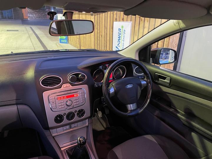 Cheap Ford Focus - 1.8 Zetec 5dr - Well looked after ULEZ FREE for sale in Romford, Greater London