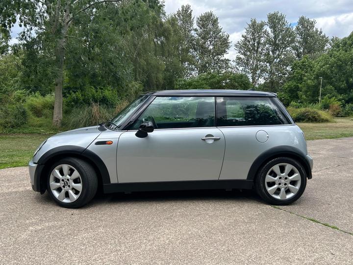 MINI Hatch - 1.6 Cooper Euro 4 3dr - Image 2