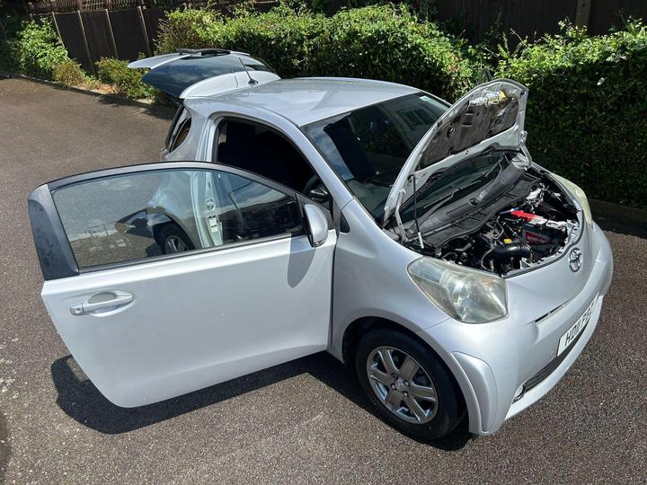 Toyota iQ - 1.0 VVT-i 2 Euro 5 3dr - 2 KEYS SERVICE HISTORY - Image 61
