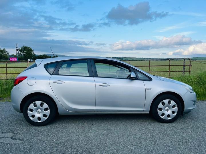 Vauxhall Astra - 1.4 16v Exclusiv Euro 5 5dr - SERVICE HISTORY FULL MOT 2KEYS - Image 9