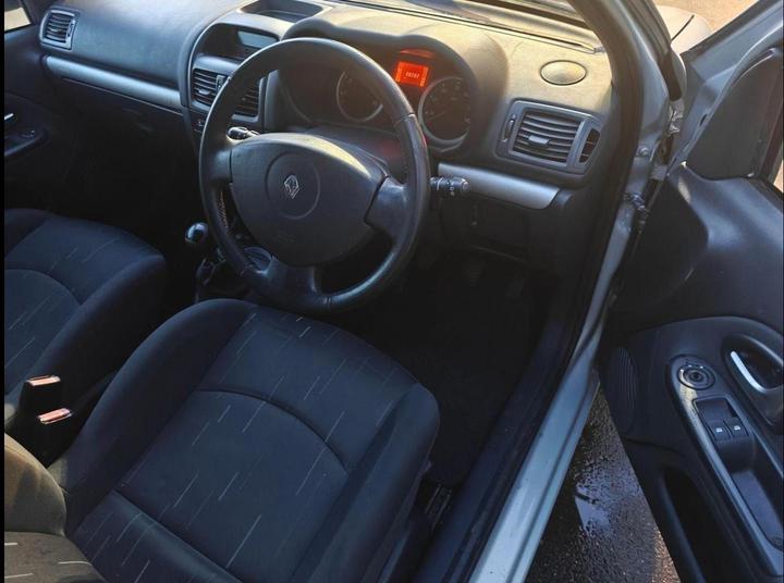 Renault Clio - 1.2 16v Dynamique 5dr - Sold as seen - Image 4