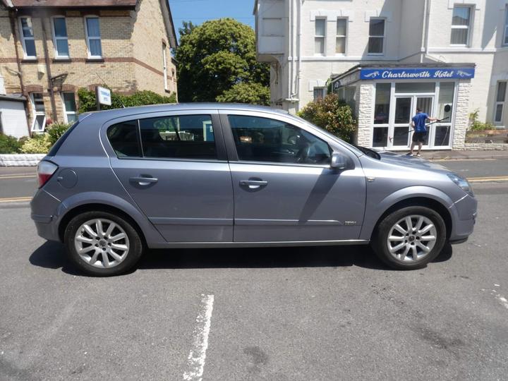 Vauxhall Astra - 1.8i 16v Design Hatchback 5dr Petrol Automatic (197 g/km, 123 bhp) - ~~CREDIT/DEBIT CARD ACCEPTED~~ - Image 6