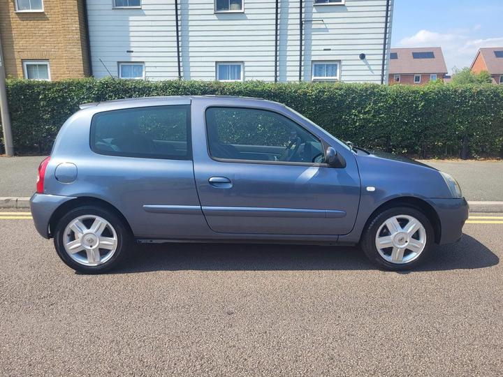 Cheap Renault Clio - 1.2 Campus Sport I-Music 3dr - LOW MILEAGE! LOW INSURANCE! for sale in Basildon, Essex