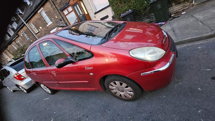 Cheap Citroen Xsara Picasso - 1.6 HDi Exclusive 5dr for sale in Bradford, West Yorkshire