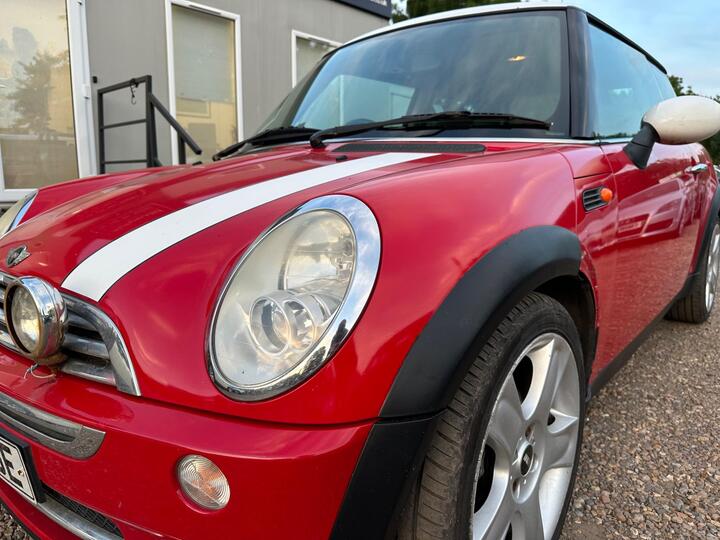 MINI Hatch - 1.6 Cooper Euro 4 3dr - Alloys,A/C,Low Mileage,Tax&Ins - Image 37