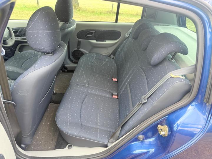 Renault Clio - 1.2 16v Expression 5dr - Low mileage 18000. 1.2 5drs - Image 6