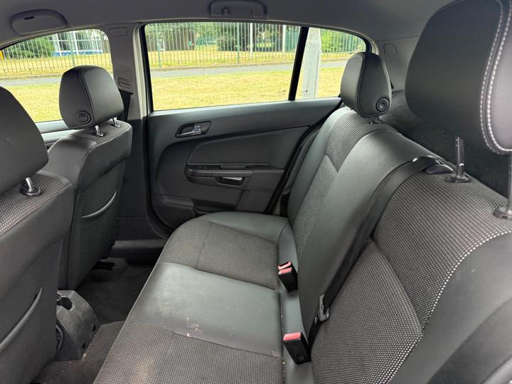 Vauxhall Astra - 1.6i 16v Design 5dr - Full Service History - Image 18