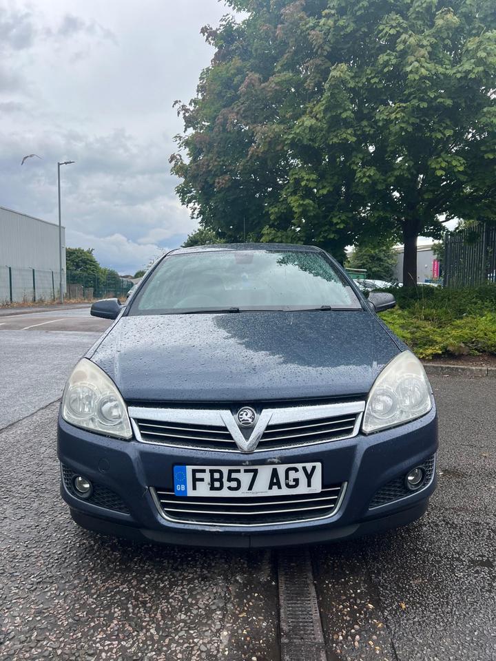 Cheap Vauxhall Astra - 1.9 CDTi 8v Design 5dr - 2 previous owners, 2 keys for sale in Luton, Bedfordshire